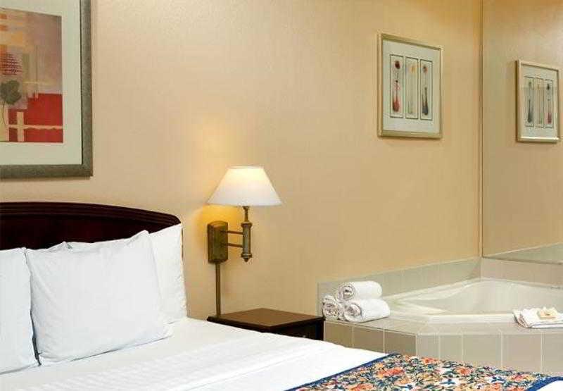 Courtyard By Marriott Atlanta Alpharetta Hotel Bilik gambar